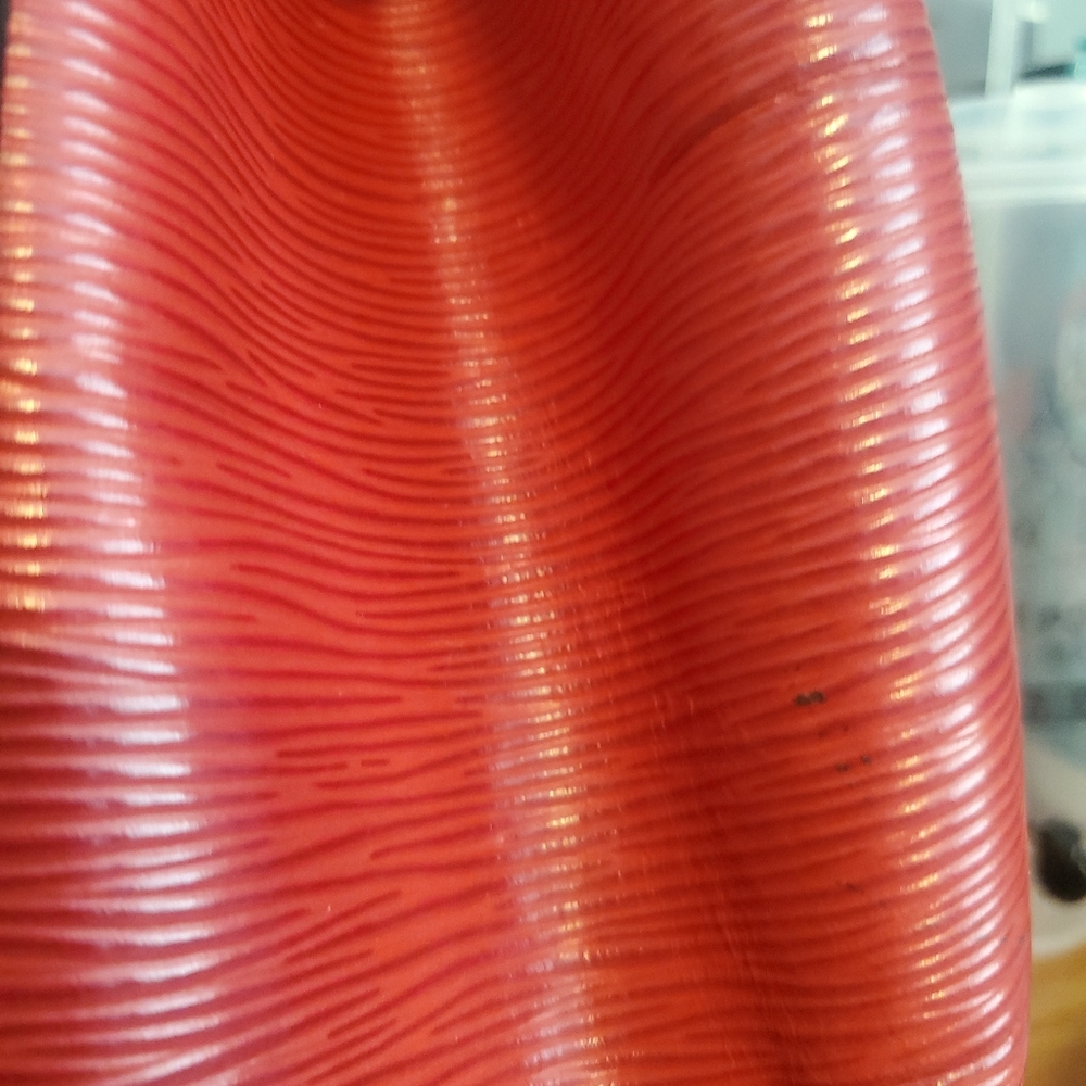 Authentic Louis Vuitton Noe Red Bucket Bag - Picture 7 of 11